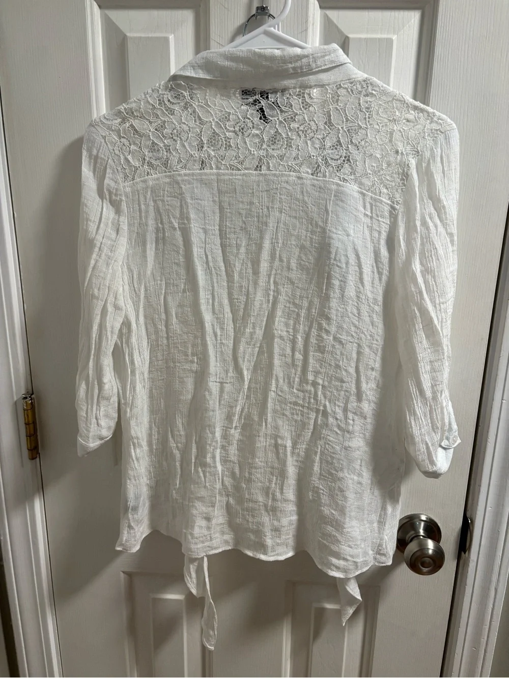 Iz Byer White Lace-Yoke Casual Button-Down Shirt small